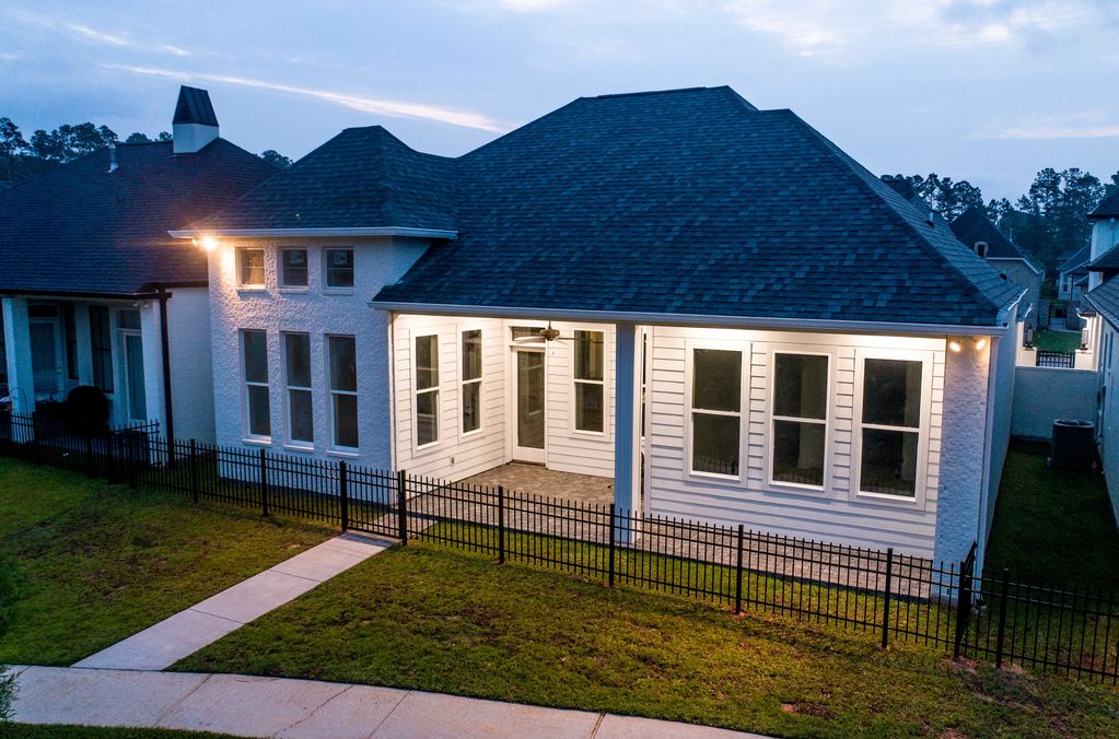 Courtyard Homes The Garden Walk